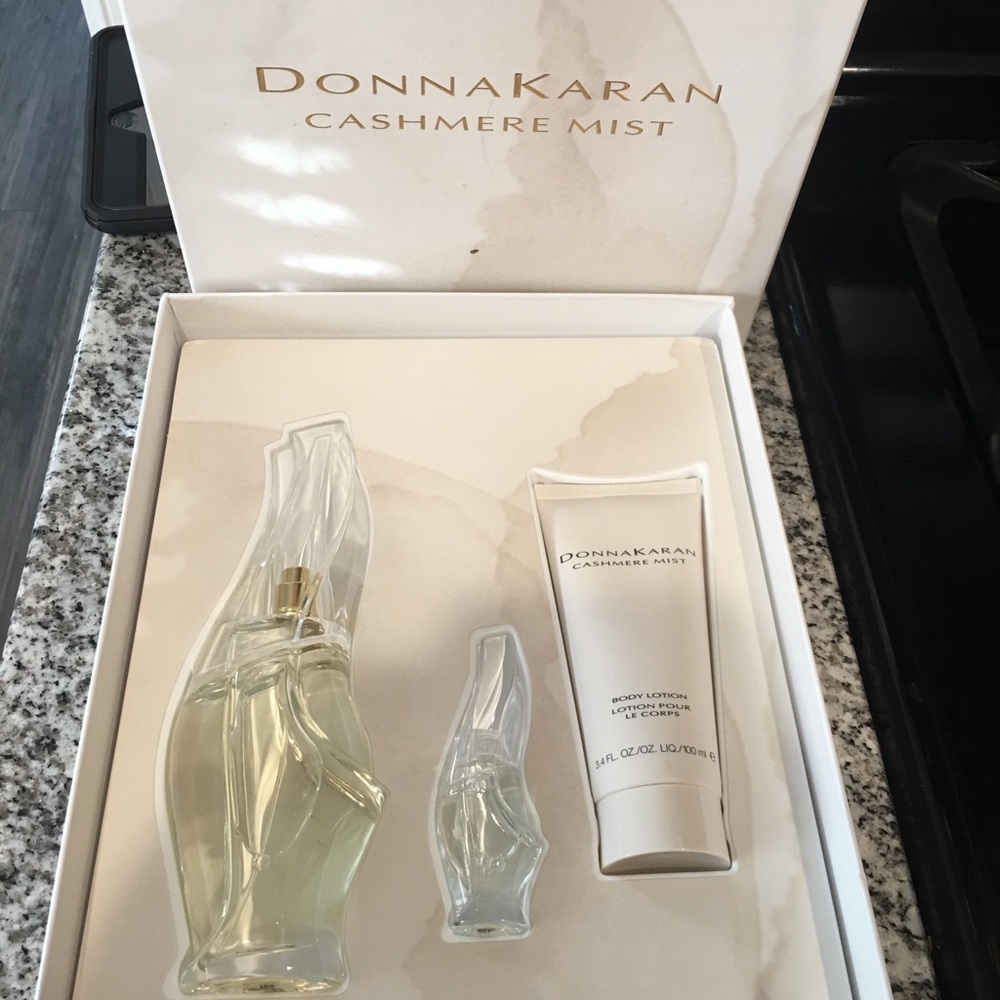 Donna Karen Cashmere Mist
